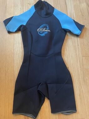 Ladies Small Shorty Wetsuit in Black and Blue